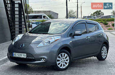 Хетчбек Nissan Leaf 2017 в Дніпрі