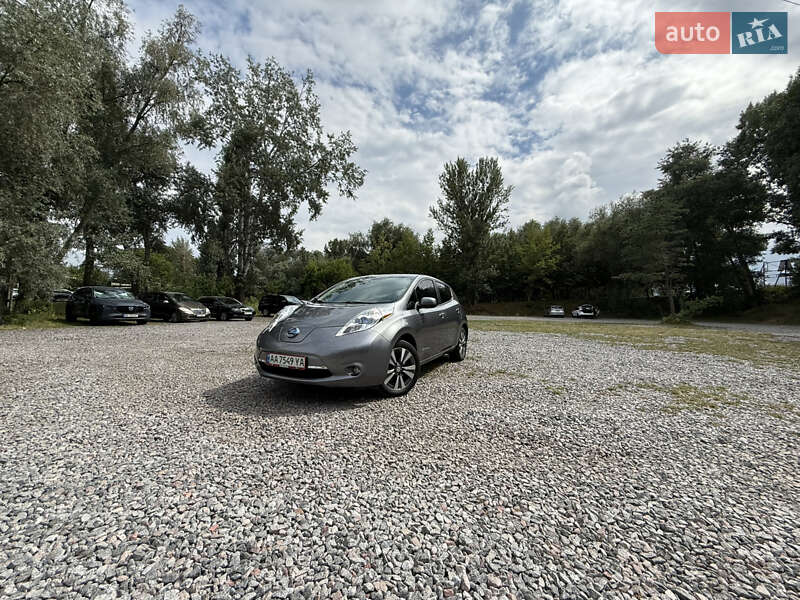 Хэтчбек Nissan Leaf 2015 в Киеве