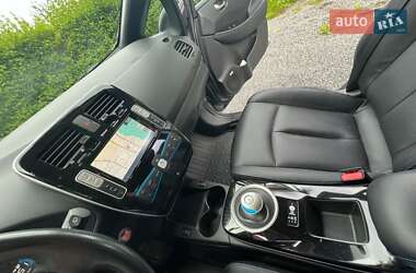 Хэтчбек Nissan Leaf 2015 в 