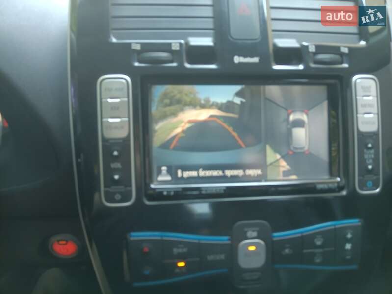 Хэтчбек Nissan Leaf 2015 в Мукачево