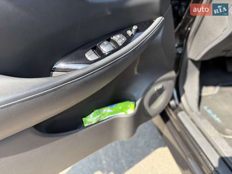 Хэтчбек Nissan Leaf 2018 в Черновцах