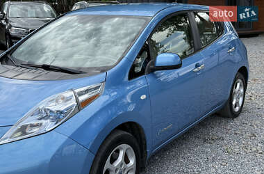 Хэтчбек Nissan Leaf 2012 в 