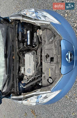 Хэтчбек Nissan Leaf 2012 в 