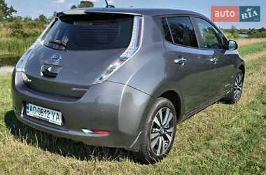 Хэтчбек Nissan Leaf 2015 в 