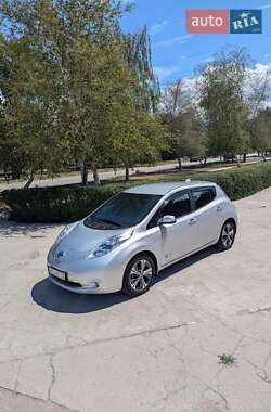 Хэтчбек Nissan Leaf 2013 в Никополе