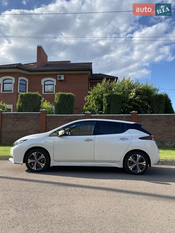 Хэтчбек Nissan Leaf 2020 в Ровно