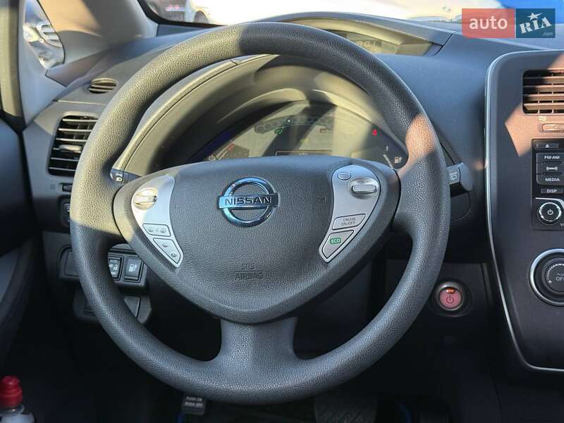 Хэтчбек Nissan Leaf 2016 в Харькове