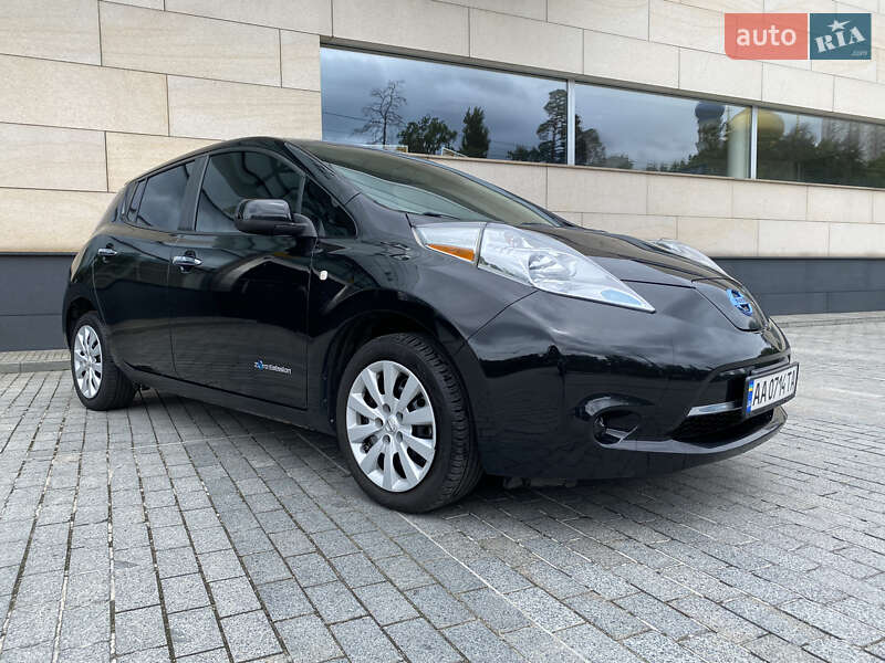 Хетчбек Nissan Leaf 2015 в Києві