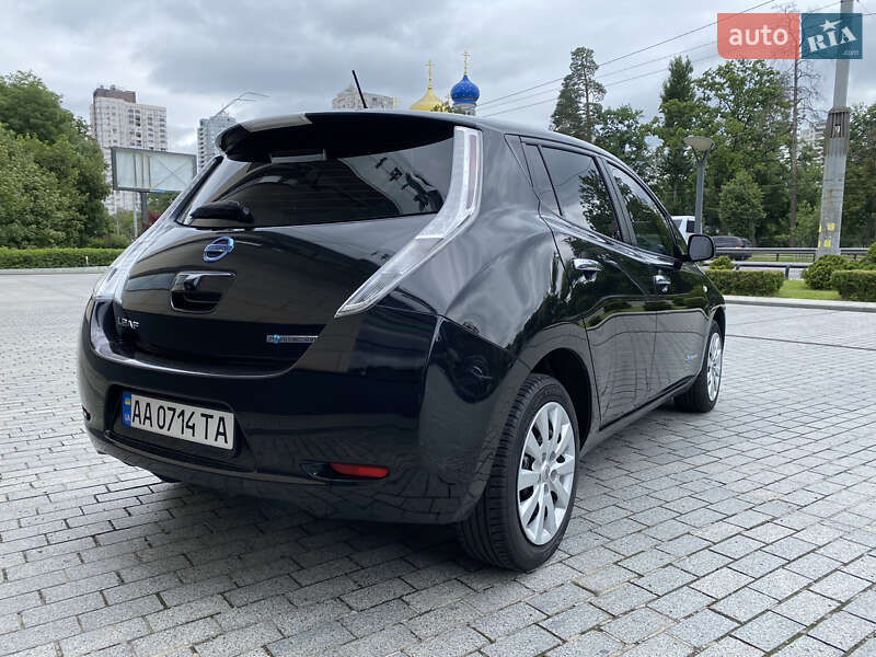 Хетчбек Nissan Leaf 2015 в Києві