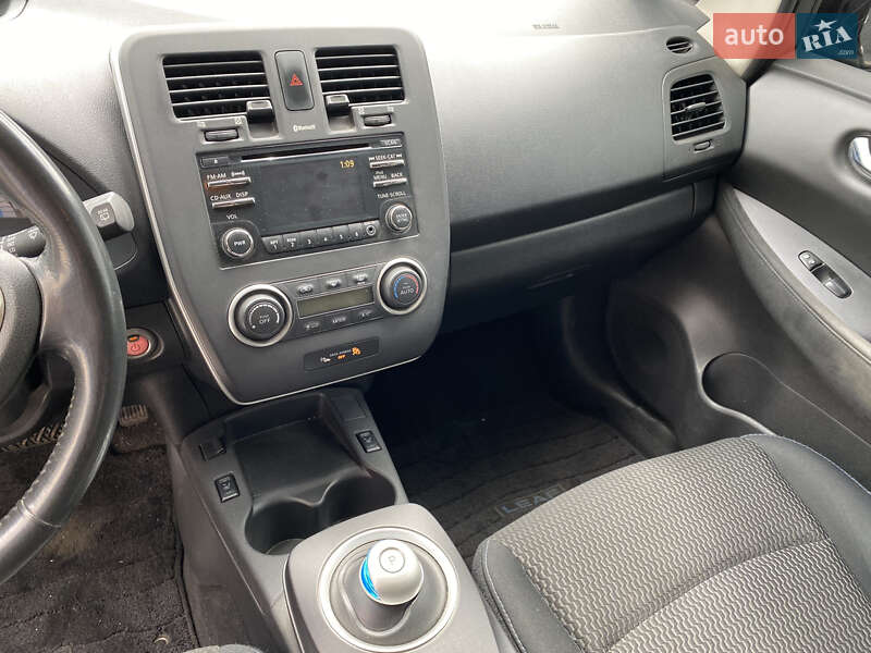 Хетчбек Nissan Leaf 2015 в Києві