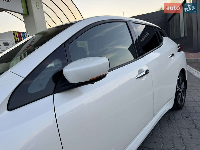 Хэтчбек Nissan Leaf 2018 в Дрогобыче