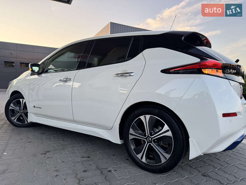 Хэтчбек Nissan Leaf 2018 в Дрогобыче