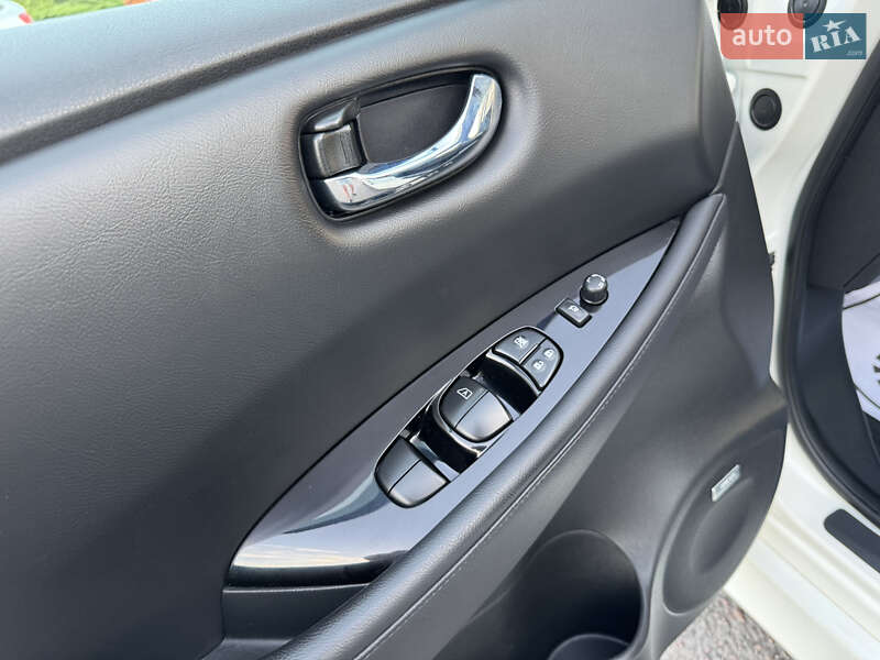 Хэтчбек Nissan Leaf 2018 в Дрогобыче