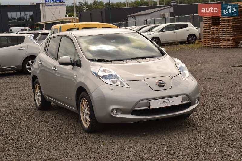 Хэтчбек Nissan Leaf 2015 в Луцке