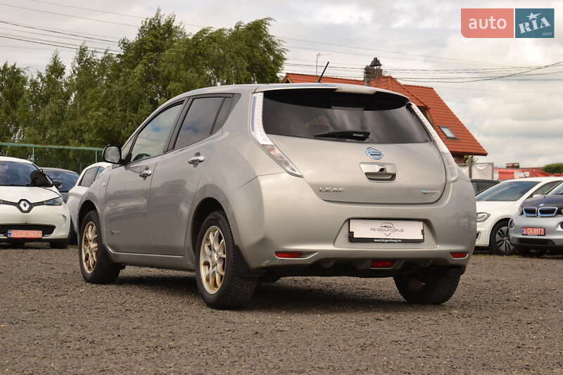 Хэтчбек Nissan Leaf 2015 в Луцке