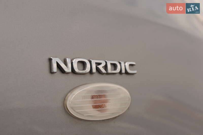 Хэтчбек Nissan Leaf 2015 в Луцке