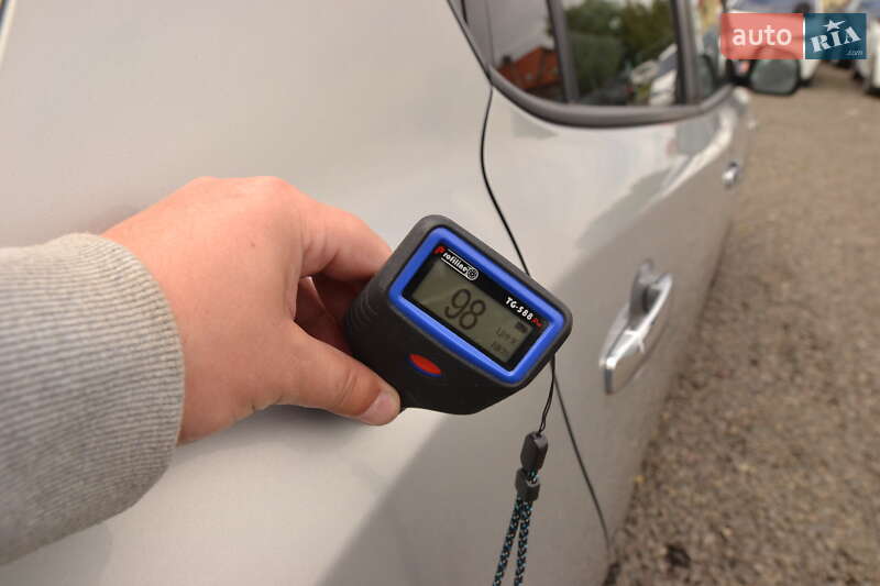 Хэтчбек Nissan Leaf 2015 в Луцке