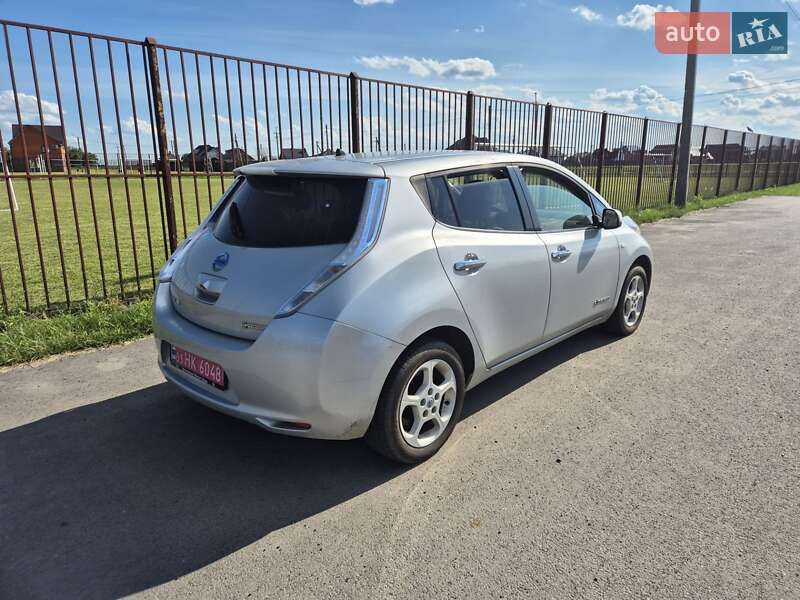 Хэтчбек Nissan Leaf 2012 в Луцке