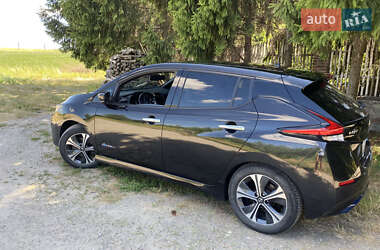 Хэтчбек Nissan Leaf 2018 в 