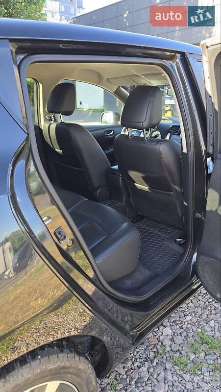 Хетчбек Nissan Leaf 2015 в Києві