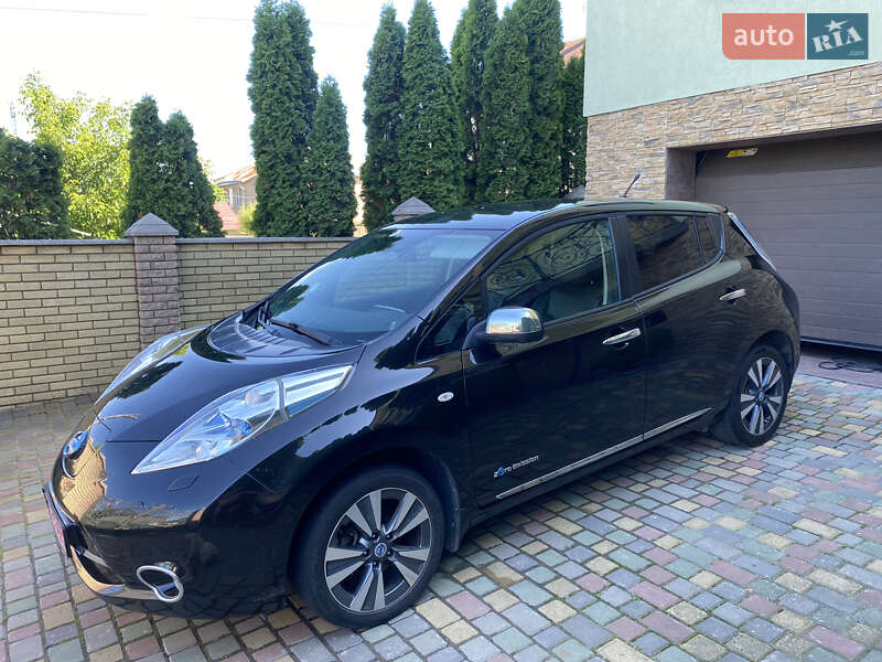 Хэтчбек Nissan Leaf 2014 в Черновцах