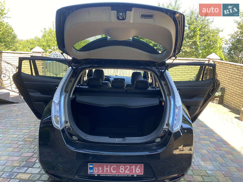 Хэтчбек Nissan Leaf 2014 в Черновцах
