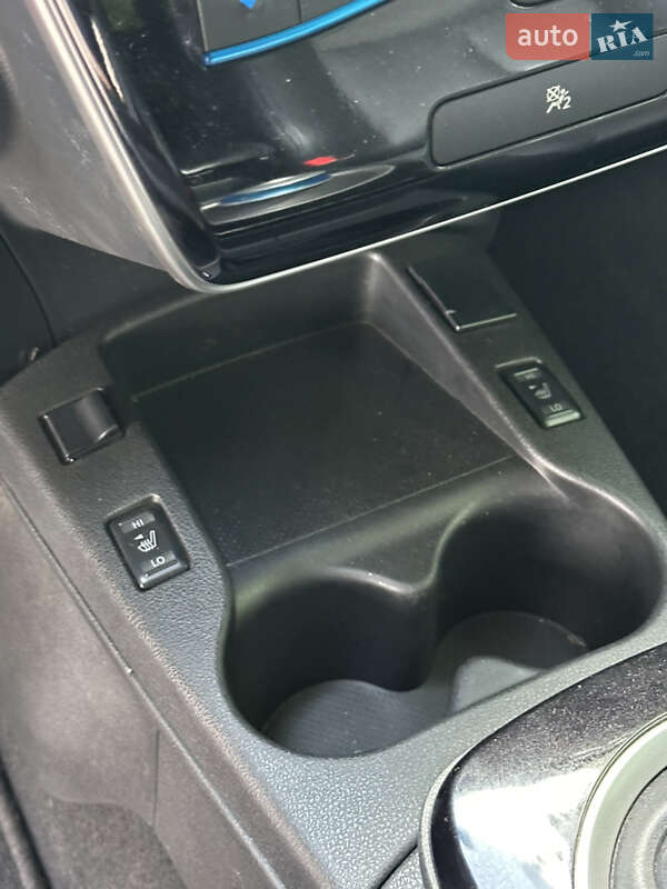 Хэтчбек Nissan Leaf 2013 в Тернополе