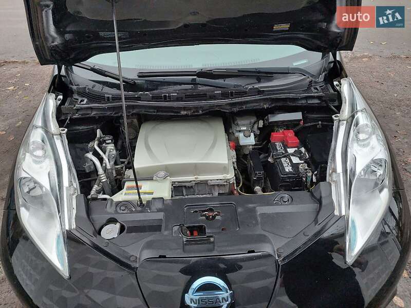 Хэтчбек Nissan Leaf 2016 в Бердичеве
