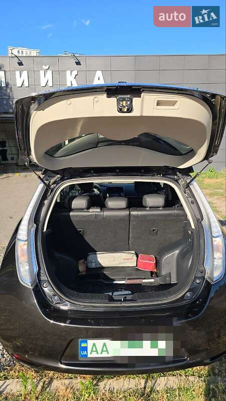 Хетчбек Nissan Leaf 2015 в Києві