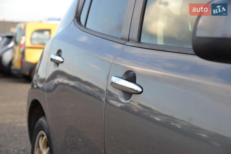 Хэтчбек Nissan Leaf 2014 в Луцке