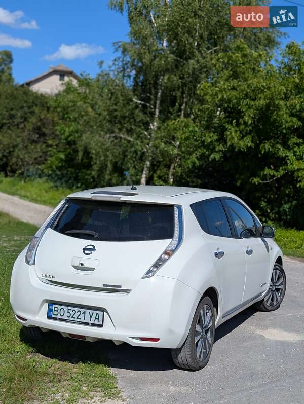 Хэтчбек Nissan Leaf 2013 в Тернополе