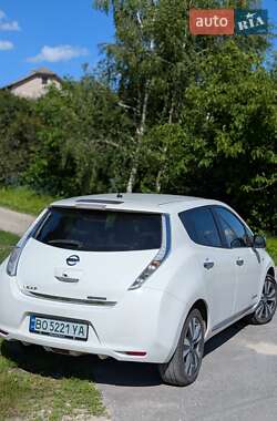 Хэтчбек Nissan Leaf 2013 в 