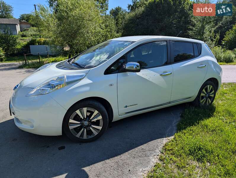Хэтчбек Nissan Leaf 2013 в Тернополе