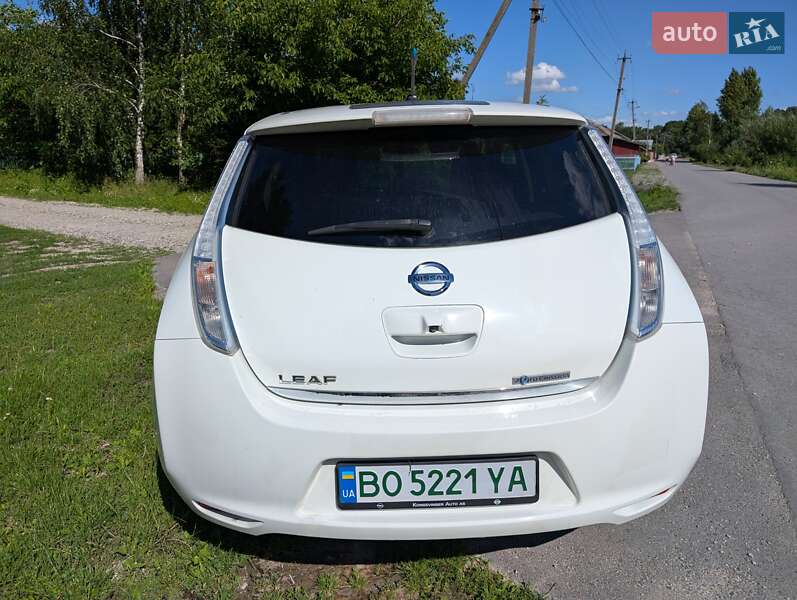 Хэтчбек Nissan Leaf 2013 в Тернополе