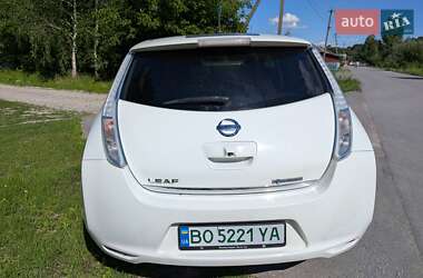 Хэтчбек Nissan Leaf 2013 в 