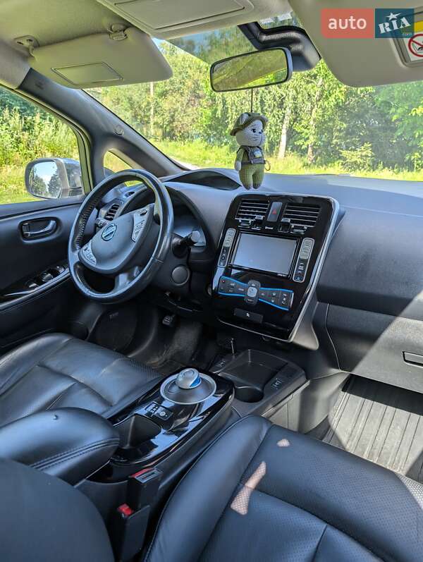 Хэтчбек Nissan Leaf 2013 в Тернополе