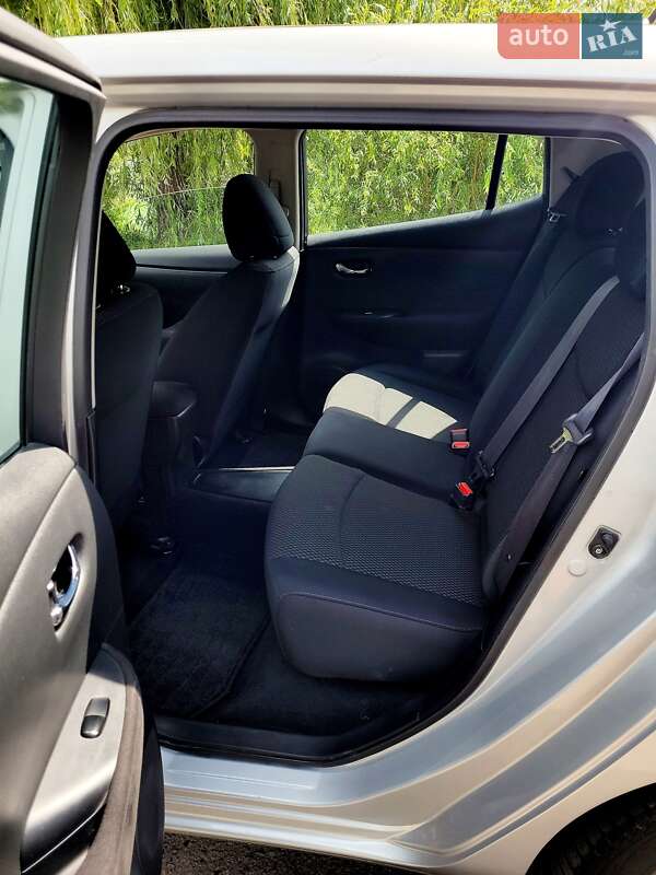 Хэтчбек Nissan Leaf 2016 в Ровно