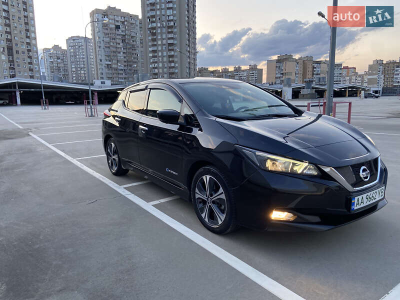 Хэтчбек Nissan Leaf 2018 в Киеве