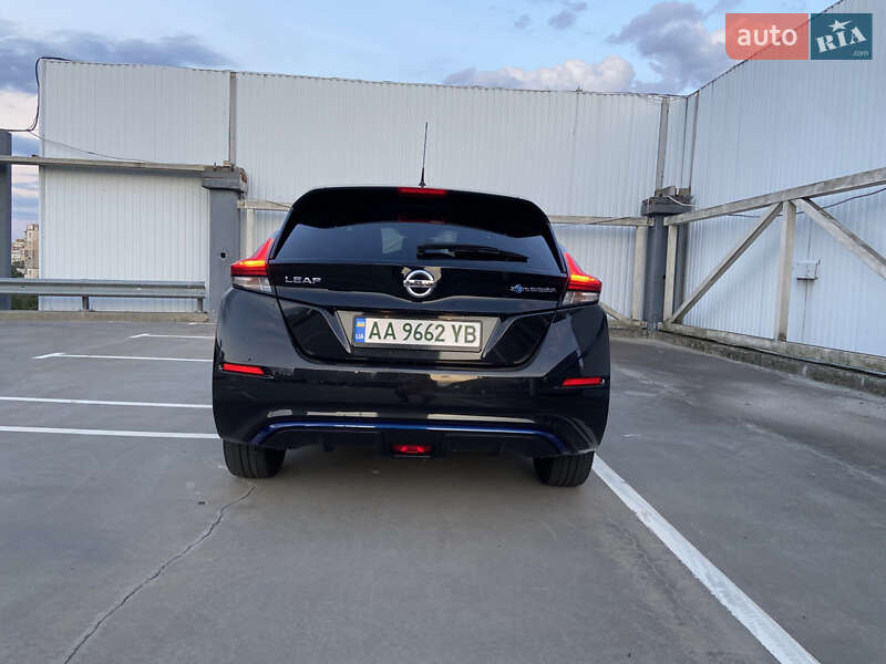 Хэтчбек Nissan Leaf 2018 в Киеве