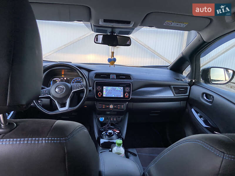 Хэтчбек Nissan Leaf 2018 в Киеве