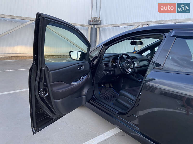 Хэтчбек Nissan Leaf 2018 в Киеве