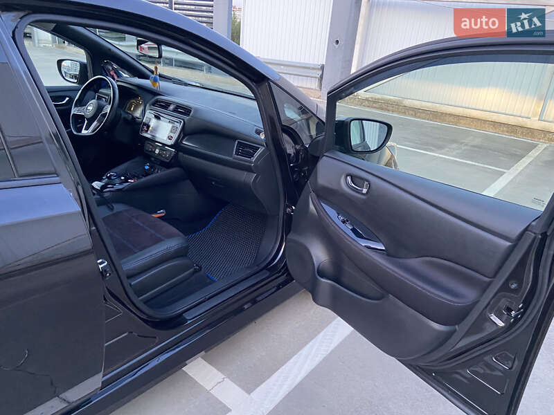 Хэтчбек Nissan Leaf 2018 в Киеве