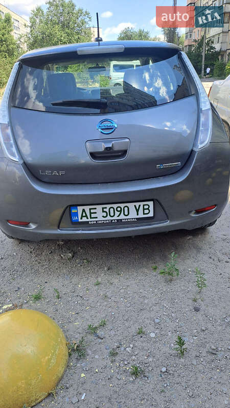 Хэтчбек Nissan Leaf 2017 в Днепре