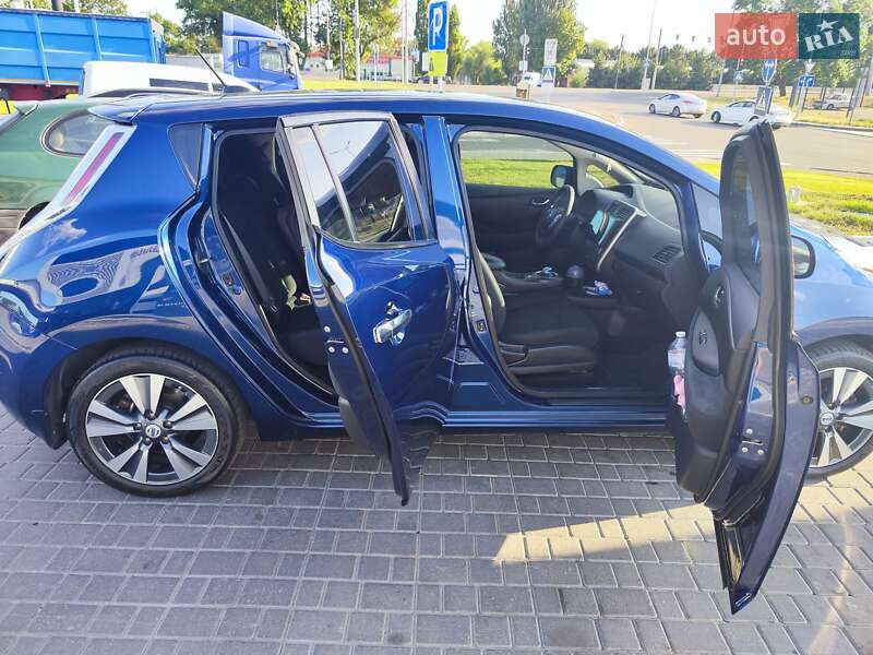 Хэтчбек Nissan Leaf 2017 в Одессе