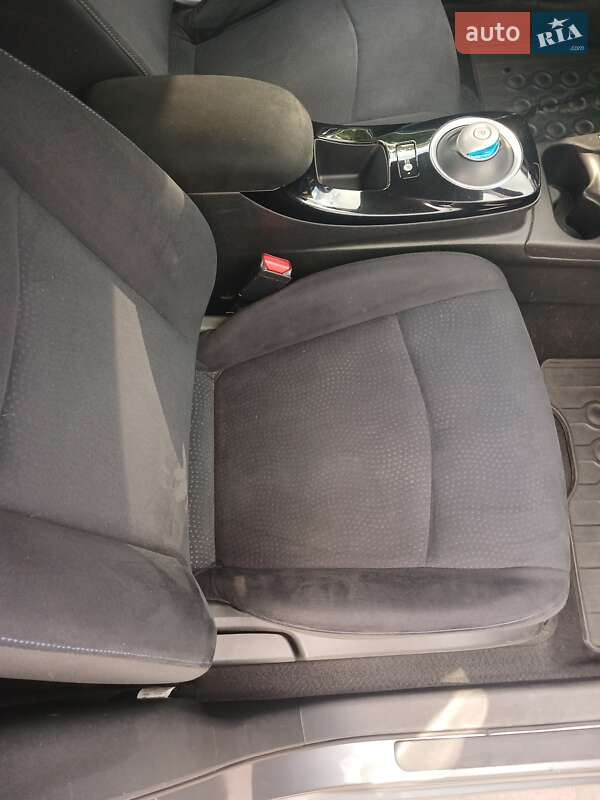 Хэтчбек Nissan Leaf 2014 в Черновцах