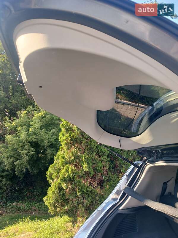 Хэтчбек Nissan Leaf 2014 в Черновцах