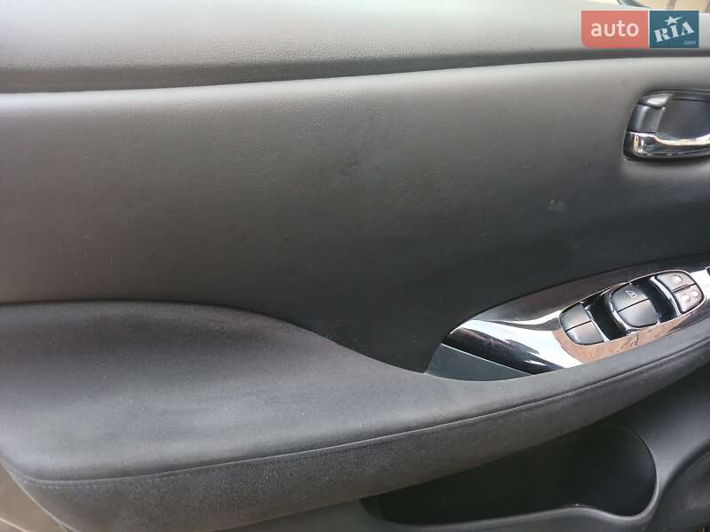 Хэтчбек Nissan Leaf 2014 в Черновцах