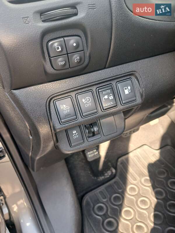 Хэтчбек Nissan Leaf 2014 в Черновцах