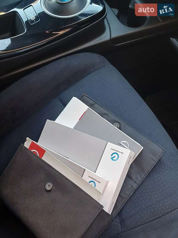 Хэтчбек Nissan Leaf 2014 в Черновцах