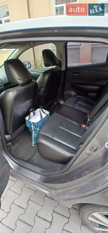 Хэтчбек Nissan Leaf 2015 в Ивано-Франковске